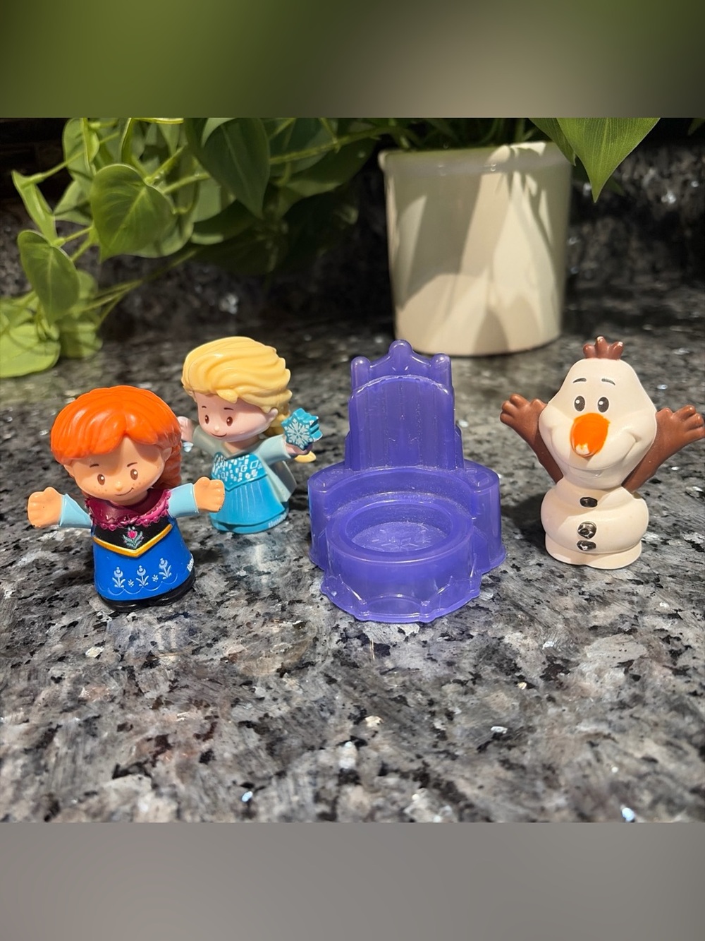 4 Little People Disney Frozen Olaf Elsa Anna Castle Chair Figures Fisher-Price